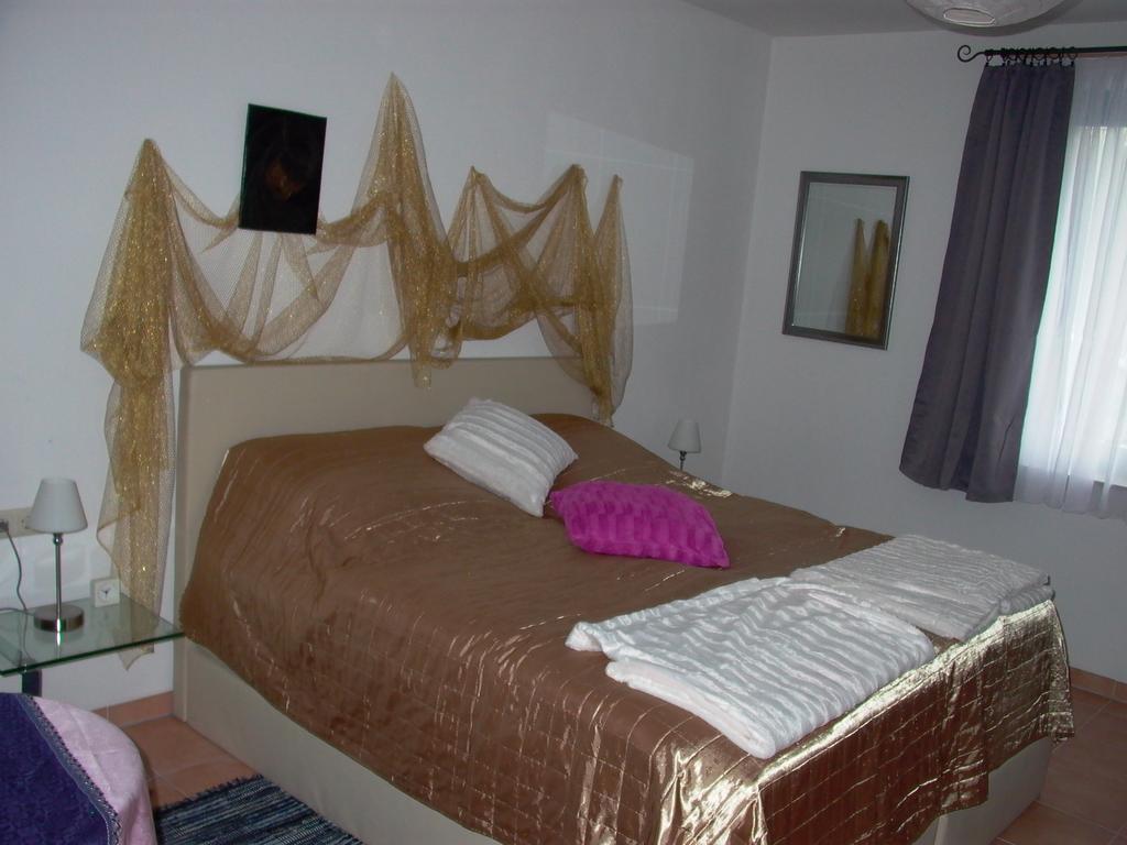 Gästezimmer Ferienwohnung VILLA ALEXA auch mit Wallbox Woltersdorf  Zimmer foto