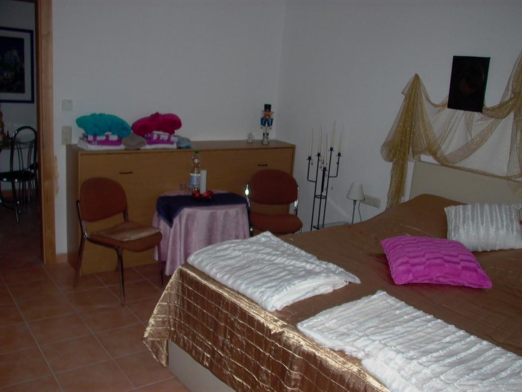 Gästezimmer Ferienwohnung VILLA ALEXA auch mit Wallbox Woltersdorf  Zimmer foto
