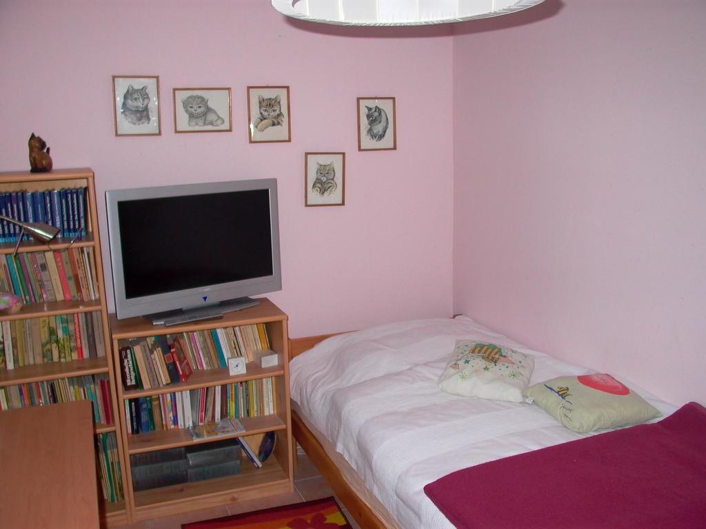 Gästezimmer Ferienwohnung VILLA ALEXA auch mit Wallbox Woltersdorf  Zimmer foto